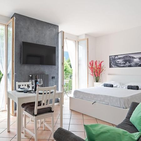 Lake Como Studio With Balcony And Private Parking 欧苏西奥 外观 照片