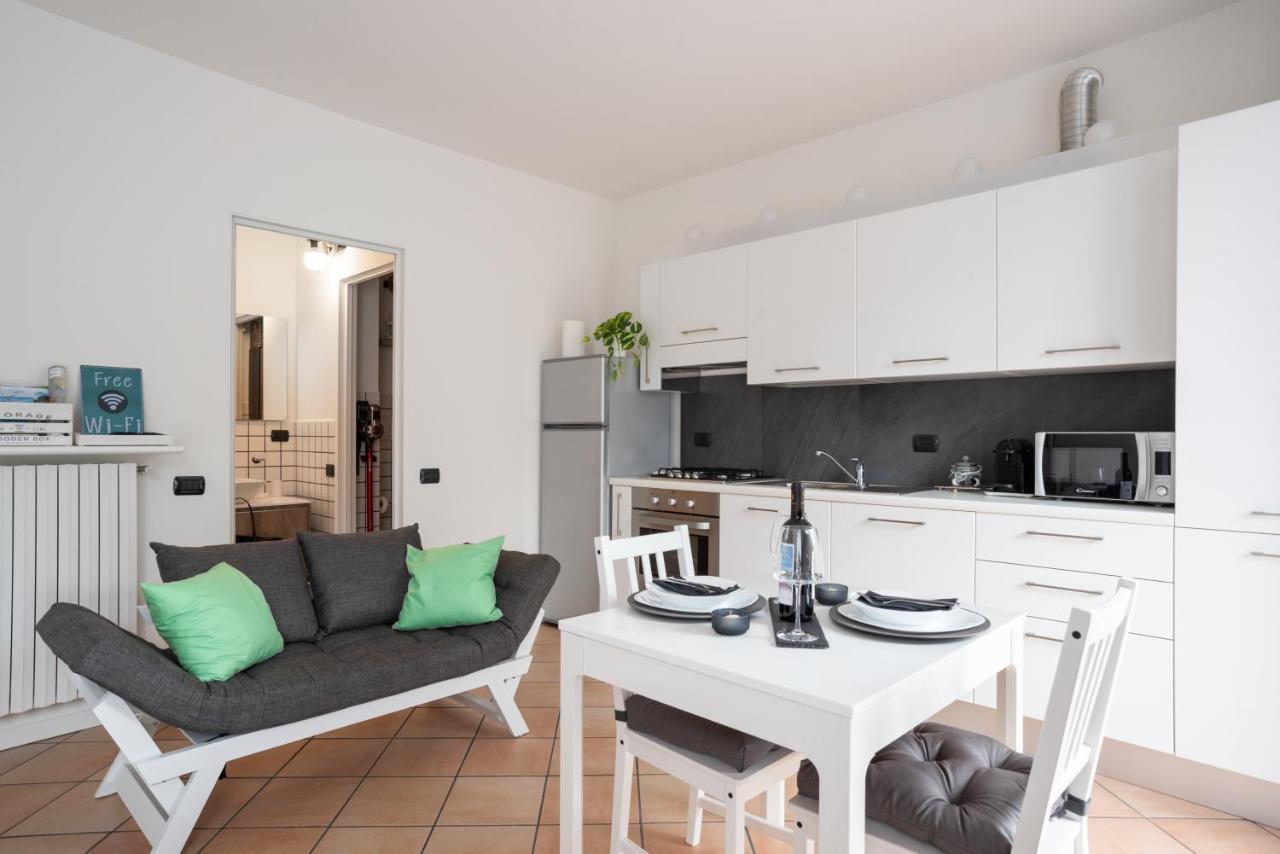 Lake Como Studio With Balcony And Private Parking 欧苏西奥 外观 照片